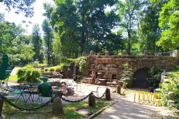 Виды За впечатлениями — по небанальной Петроградке + кофе в кафе-гроте в подарок