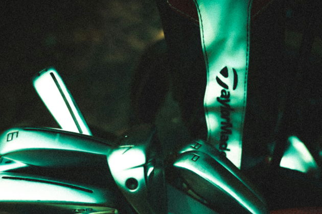 Виды Яркий 3D-мир Blacklight Mini Golf — игра в мини-гольф с подсветкой