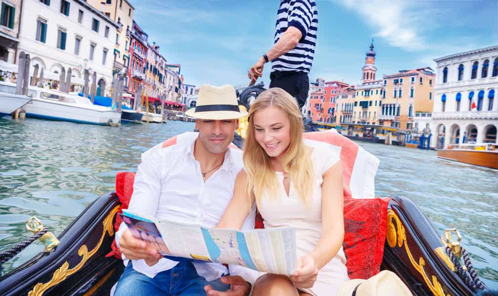 Exploring Grand Canal by Private Gondola Ride - photo 4
