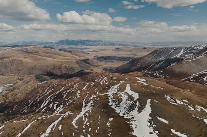 Тобожок и панорама Чуйской степи 