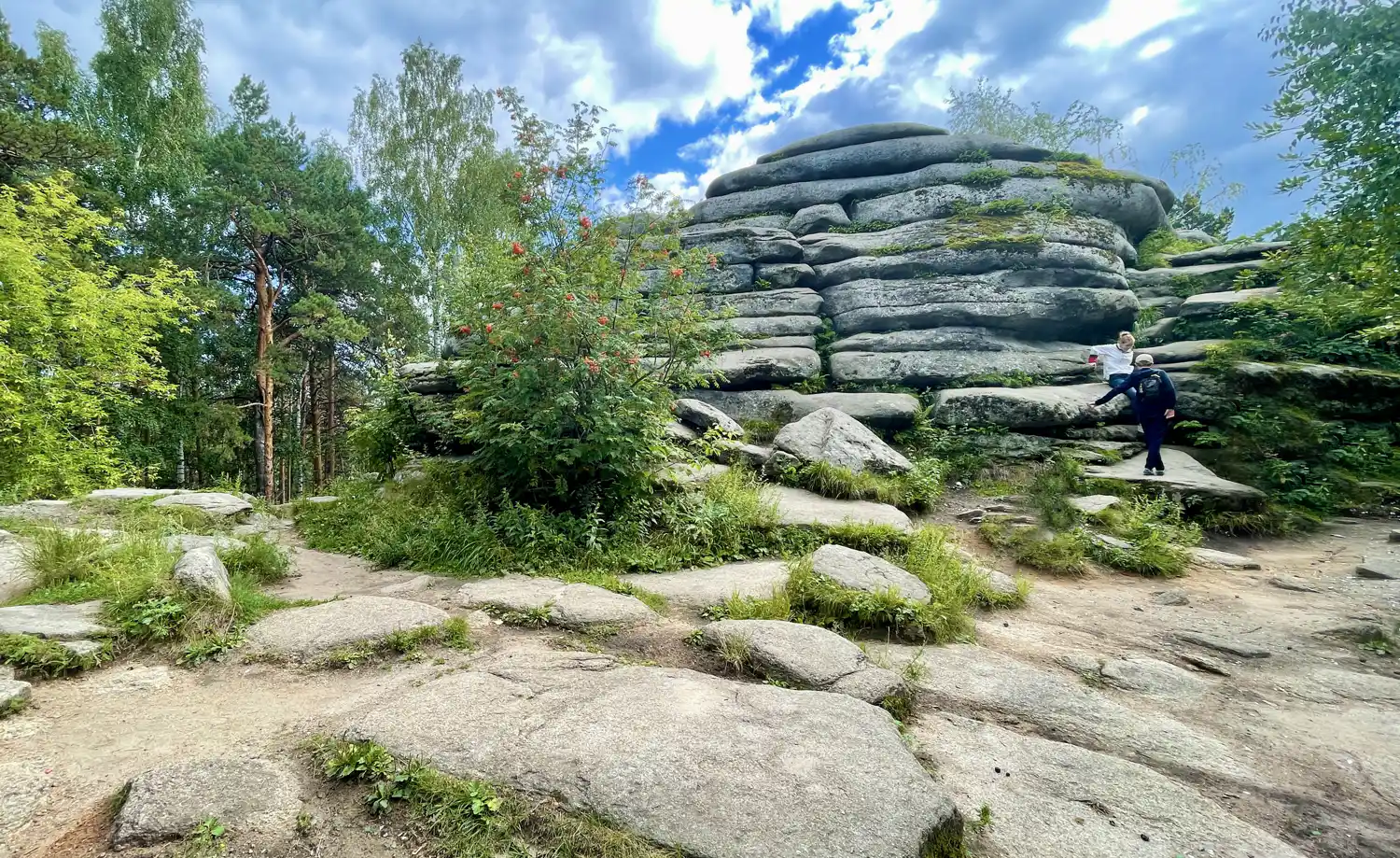 Каменные палатки