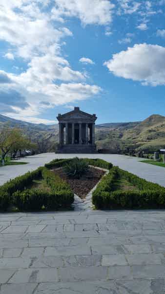 Сокровища армянского наследия: Храм Гарни и Монастырь Гегард - фото 2