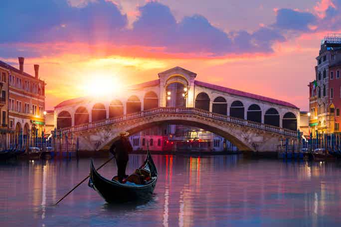 Venice Romantic Sunset Tour by Typical Venetian Boat