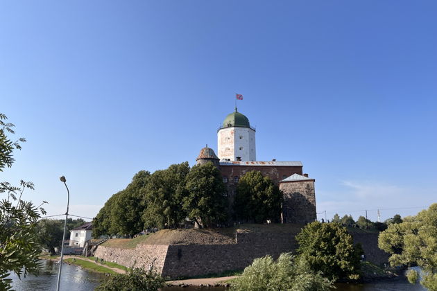 Экскурсия по центру Выборга + Замковый остров + библиотека Алвара Аалто