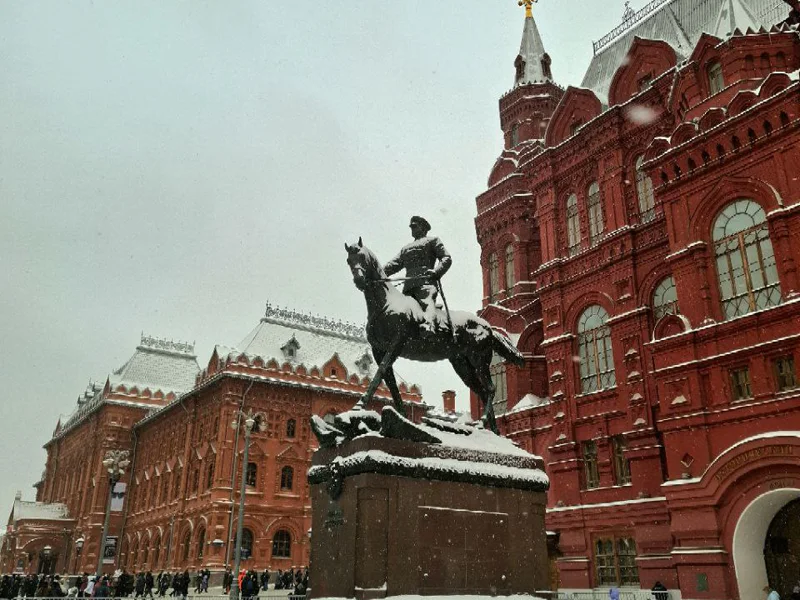 Александровский сад — прогулка с открытиями у стен Кремля — фото 5, Москва | Покатаем
