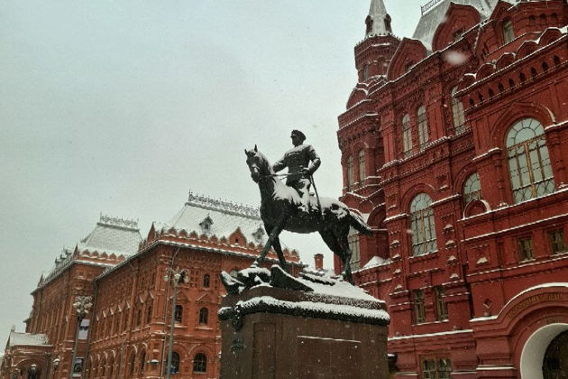 Александровский сад — прогулка с открытиями у стен Кремля