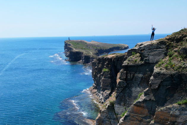 Виды Атмосферный мыс Тобизина на о. Русском и красивые локации по пути