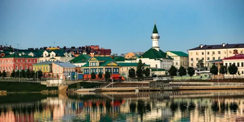 Казань: город меж крестом и полумесяцем