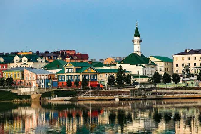 Казань: город меж крестом и полумесяцем