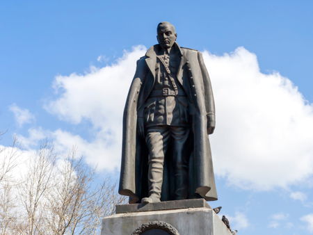 Памятник адмиралу Колчаку