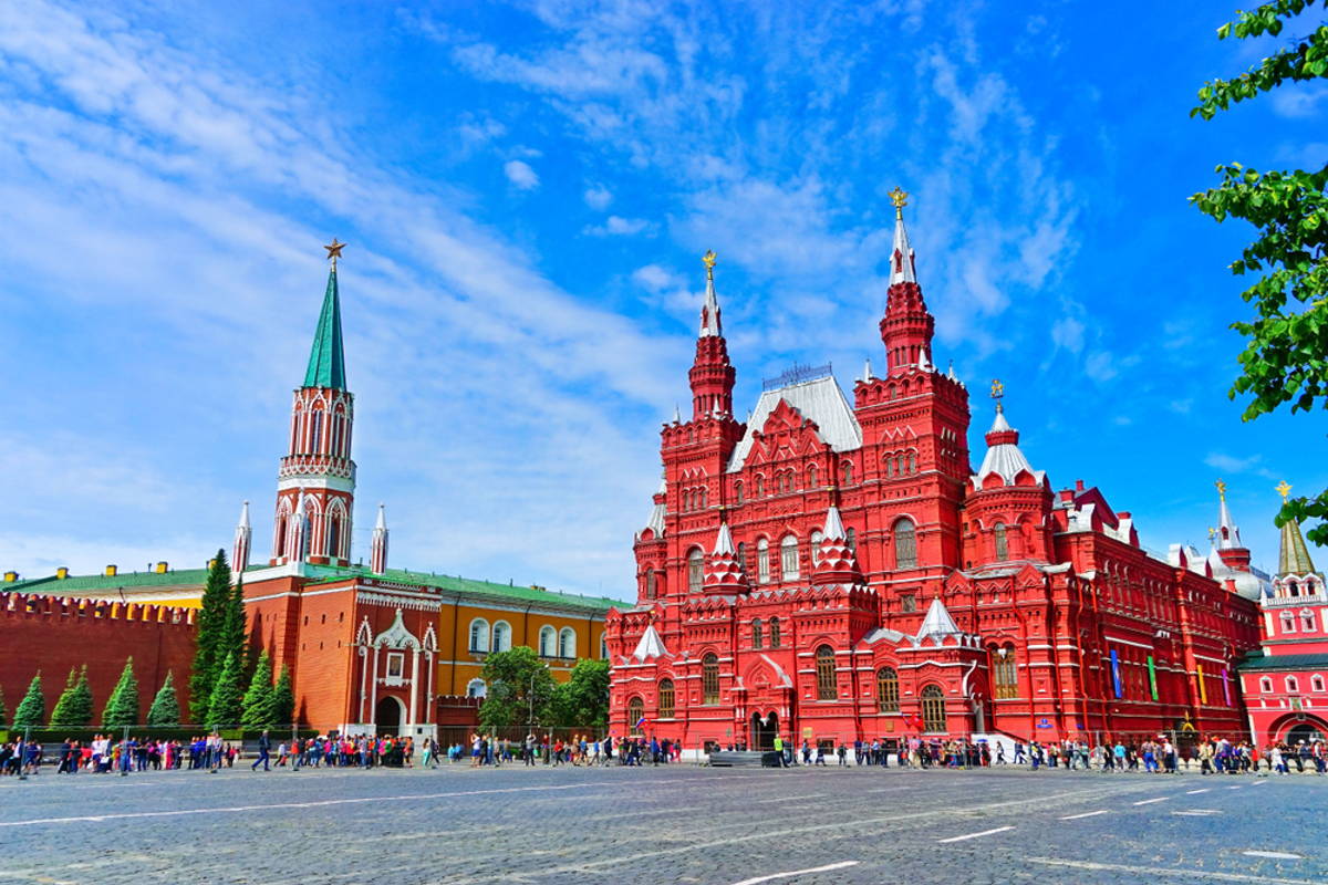 «Наземный и подземный Кремль» — семейная театрализованная экскурсия-квест