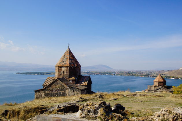 Виды Индивидуальный тур по Армении: Монастырь Севанаванк, озеро Севан и Ереван