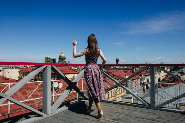 Виды Небанальная фотопрогулка по ярким дворикам Питера на авто