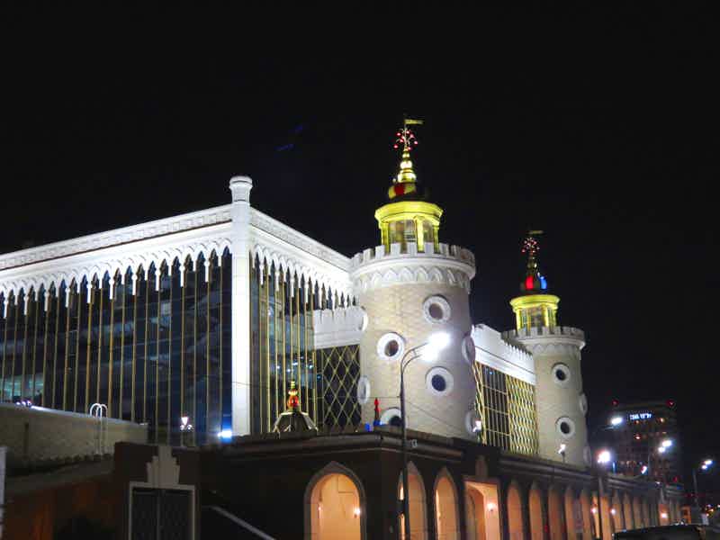 Вечерняя Казань: город в огнях подсветки - фото 4