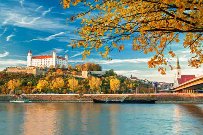 Neighboring in Bratislava: Full-Day Tour from Budapest