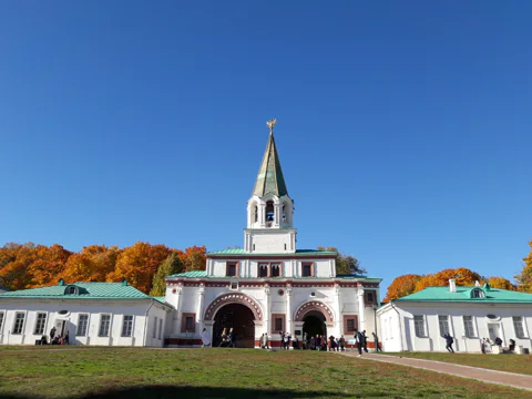 Царский быт, династические драмы и легенды Коломенского