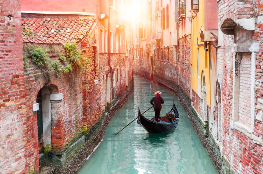 Gondola Ride & Historical Venice Walking Tour - photo 4