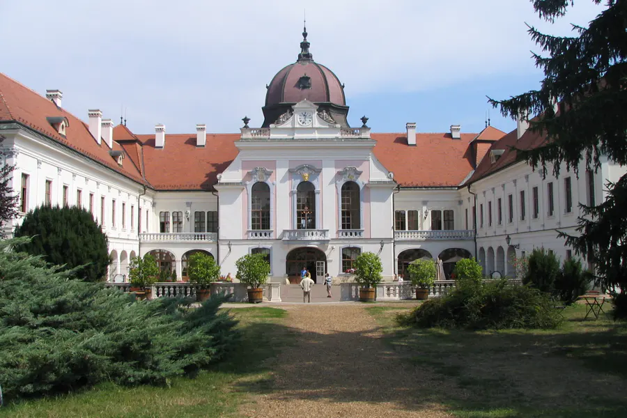 Экскурсия в Гёдёллё, по следам императрицы Сисси — фото 1