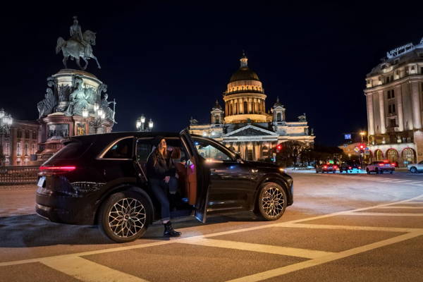 Атмосферная прогулка по ночному Петербургу