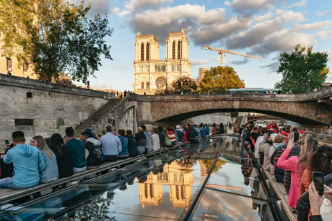 Sightseeing Cruise and Dinner at Le Bistro Parisien (by BATEAUX PARISIENS)