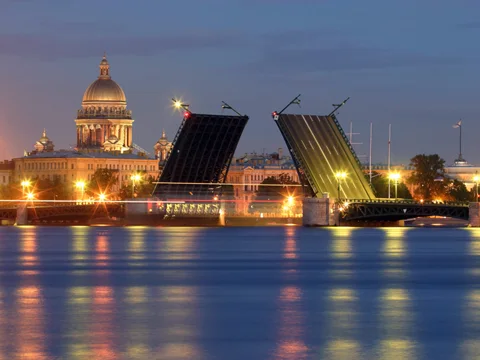 Ночная автобусная экскурсия по Санкт-Петербургу: разведение мостов 