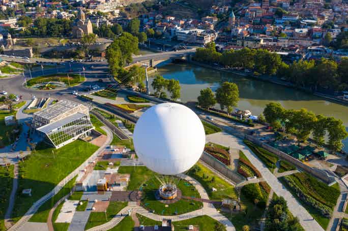 На большом воздушном шаре: Прогулка над Тбилиси