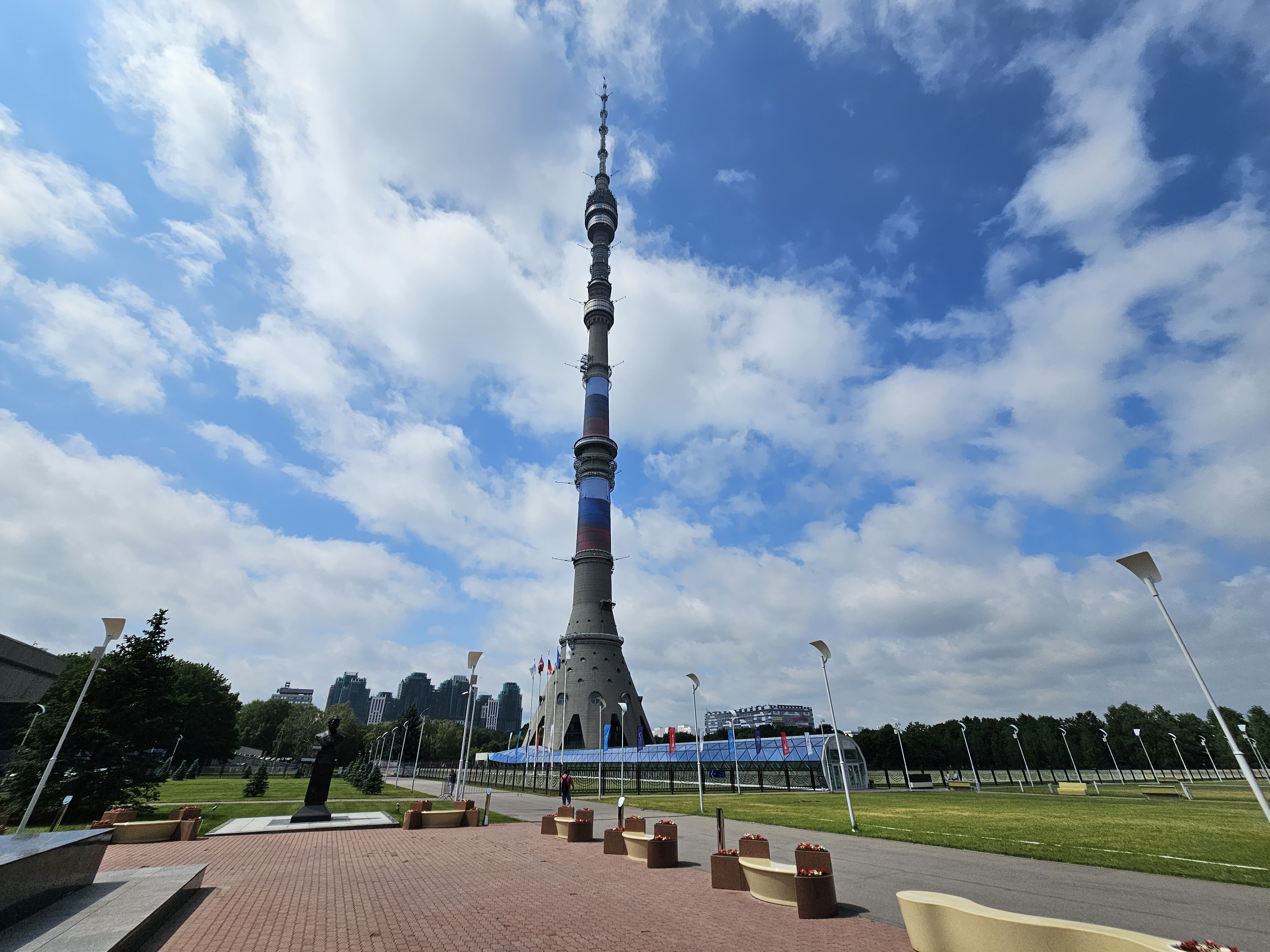 Останкинская телебашня — 337 метров над землей