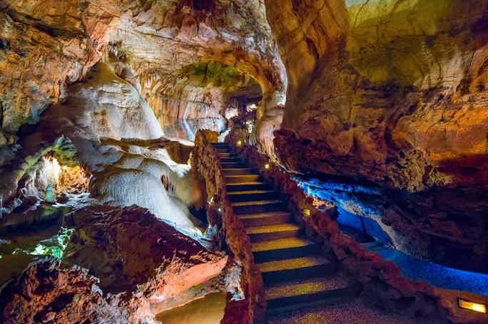 «По следам тамплиеров»: Томар, пещеры Мира-де-Айре, Алмоурол