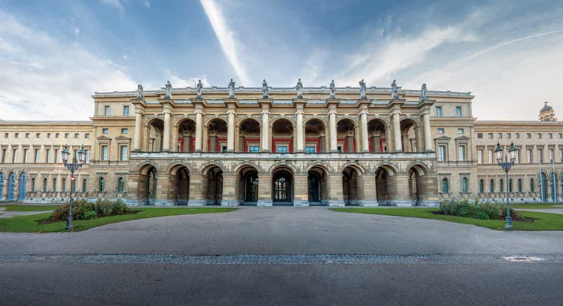 Мюнхенская резиденция: роскошь баварских королей (на английском) - фото 1