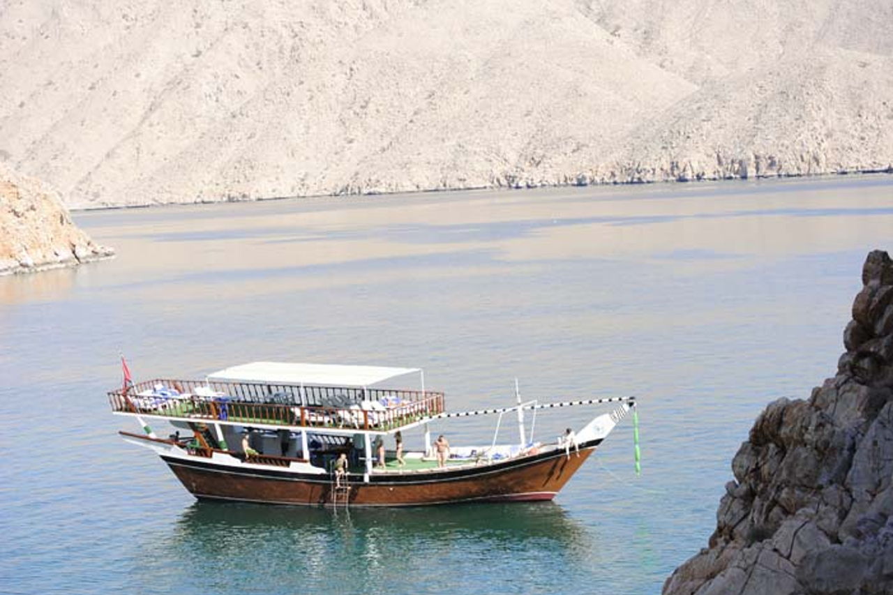 Морской круиз в Оман-Мусандам: катание на ватрушке, рыбалка, снорклинг