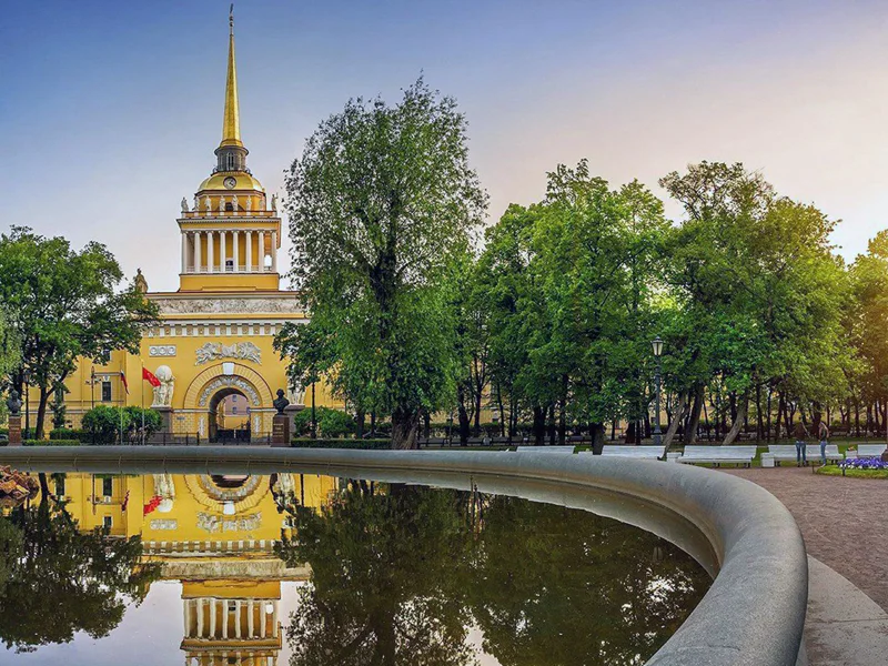 Аудиоэкскурсия для знакомства с Петербургом: прогулка от Биржи к Адмиралтейству — фото 6, Санкт-Петербург | Покатаем