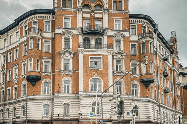 Дом страхового общества «Россия» с чаепитием в квартире архитектора