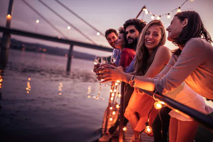 Lisbon: Sunset Boat Party Cruise with DJ and Open Bar