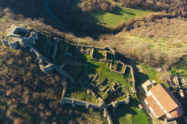 Виды Нетуристическая Грузия: история Картлийского царства и виноделие