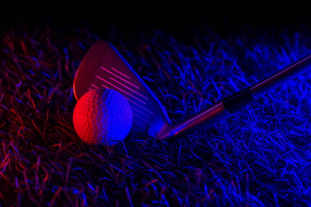 Яркий 3D-мир Blacklight Mini Golf — игра в мини-гольф с подсветкой