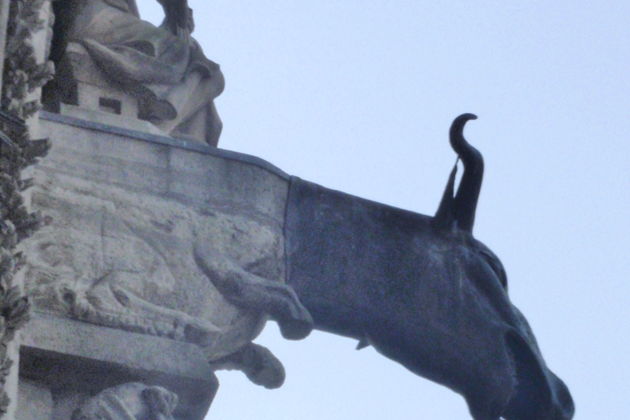 Экскурсия в Шампань: готика и искристое вино.