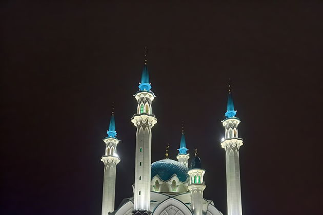 Праздничная Казань встречает гостей