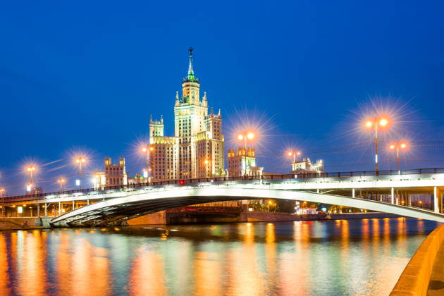 Речная прогулка с дискотекой по центру Москвы от центральных причалов