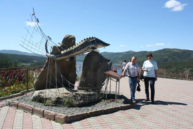 «Город солнца и седых дождей» — обзорная экскурсия, «Царь-рыба» и ГЭС