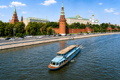 Круиз на дизайнерском теплоходе «Волна» по центру Москвы — Москва