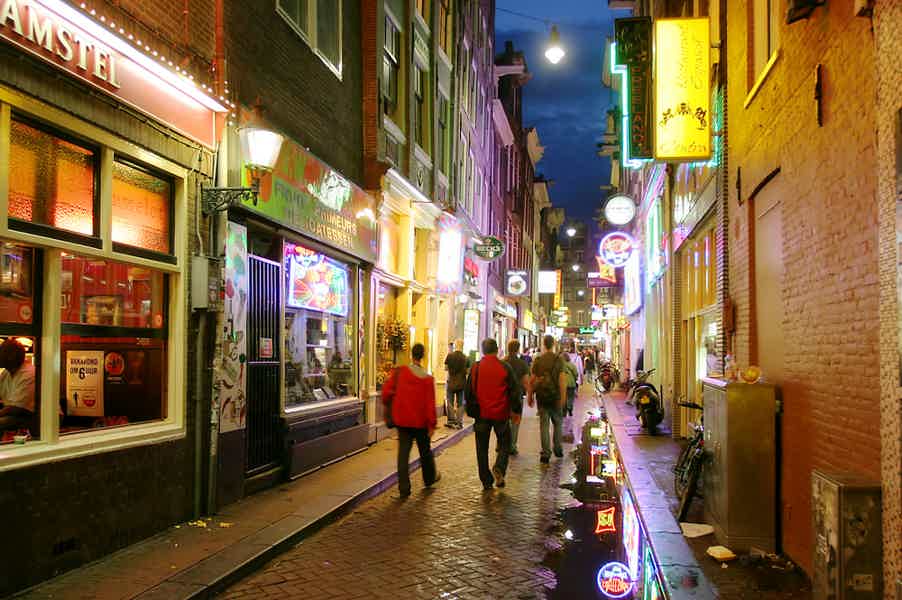 Amsterdam: Red Light District and Local Pub Tour - photo 6