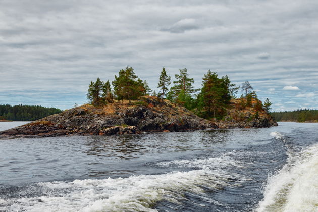 Виды 2 в 1: Индивидуальная прогулка в Ладожские шхеры + Валаам