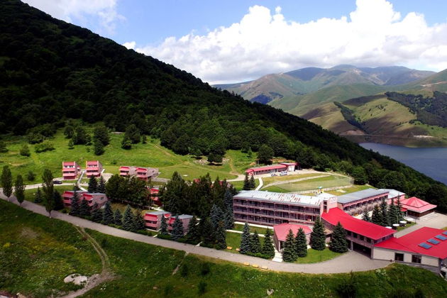 Виды Пещера дедушки Левона, Севан и термальные ванны