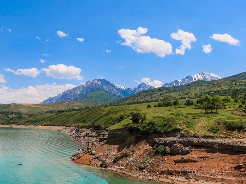 В горы западного Тянь-Шаня: курорт Амирсой, Чимган, водохранилище Чарвак