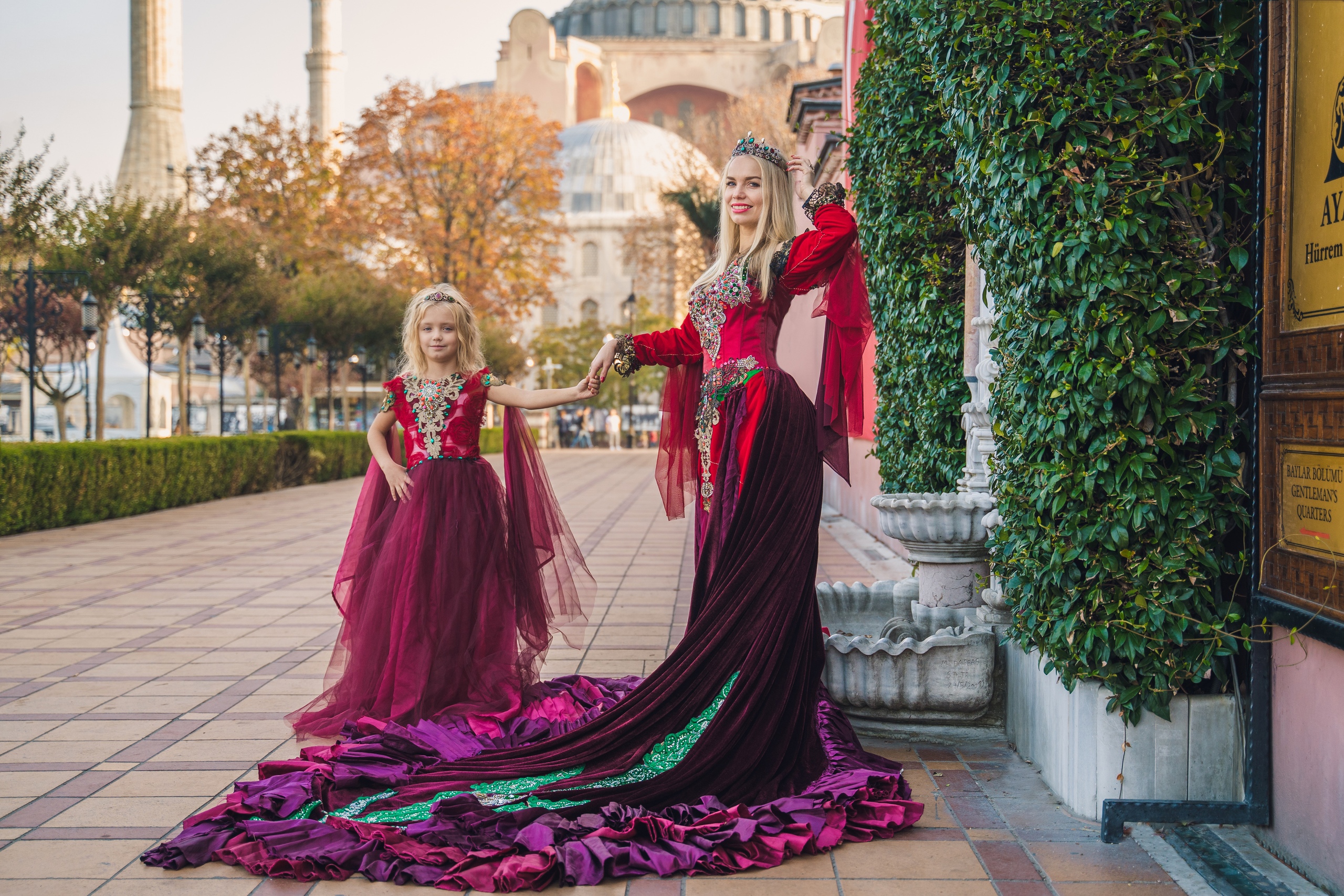 Стамбул фотосессия в стиле великолепный. Фотосессия в платьев Стпмбуле. Черкесск стамбул