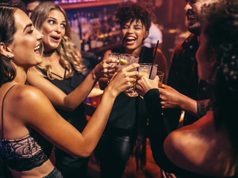 Прогулка по барам с Party Bus — фото 3, Стамбул | Покатаем