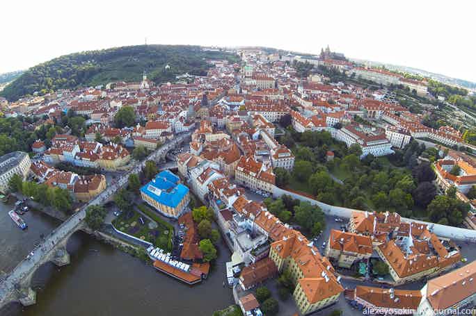 Полеты над Прагой вдоль реки Влтава