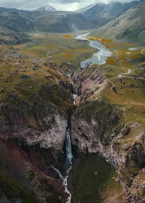 Джилы-Су и три водопада на северном склоне Эльбруса из Ессентуков
