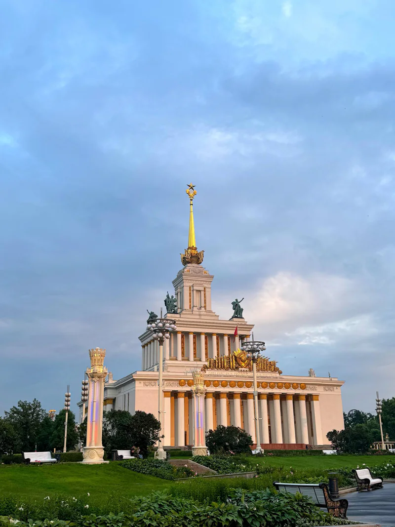 ВДНХ за 3 часа: максимум впечатлений для тех, кто впервые в городе — фото 1