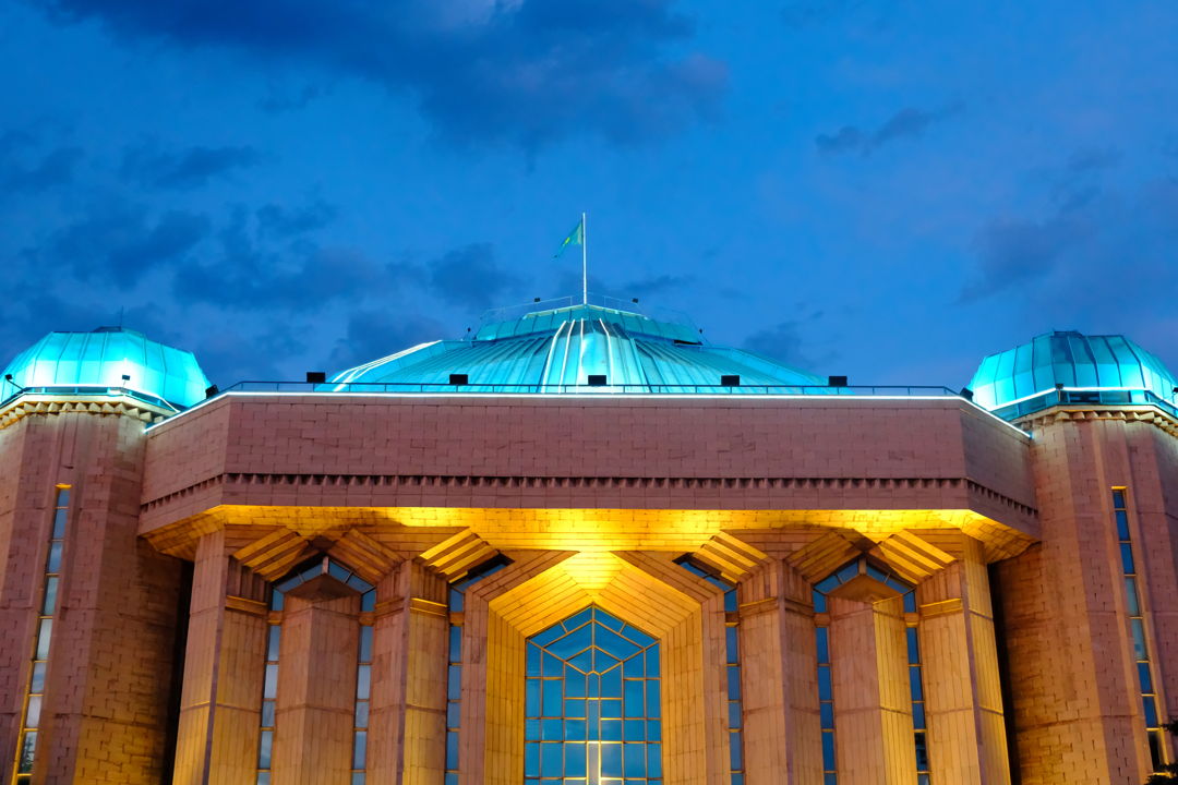 Пешая 3-х часовая прогулка в мини-группе: советский модернизм Алматы — фото 3